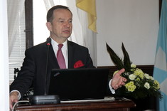 [VIDEO, FOTO] Rektor PRz uhonorowany złotym medalem Akademii Polskiego Sukcesu