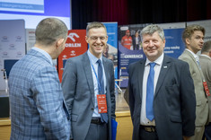Od lewej: dr hab. M. Ruszel, prof. PRz, prof. P. Koszelnik,