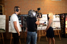 [FOTO] Wystawa prac magisterskich studentów kierunku architektura w Podziemnej Trasie Turystycznej